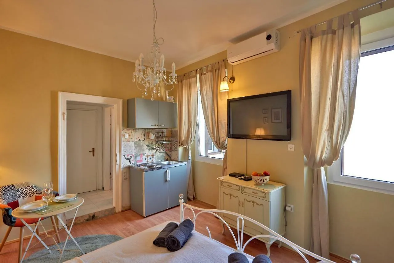 Апартаменты Old City Romantic Studio With Free Private Parking Пула 0*,