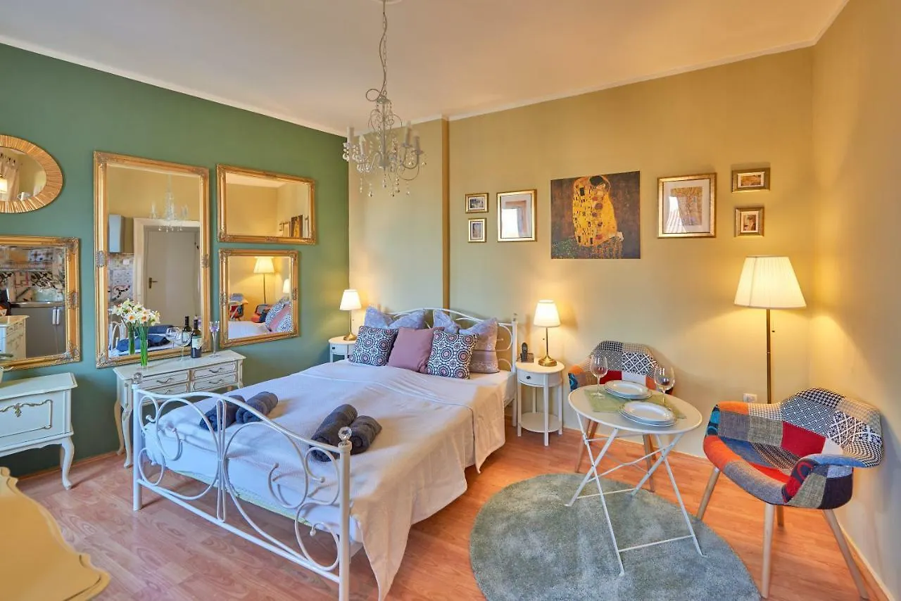 Old City Romantic Studio With Free Private Parking contacts