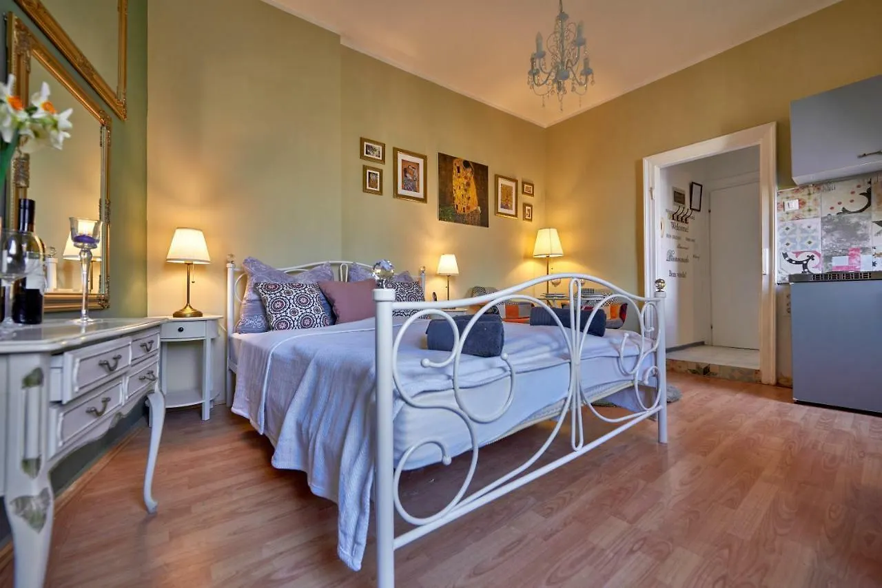 Old City Romantic Studio With Free Private Parking Pula 0*,  Croatia