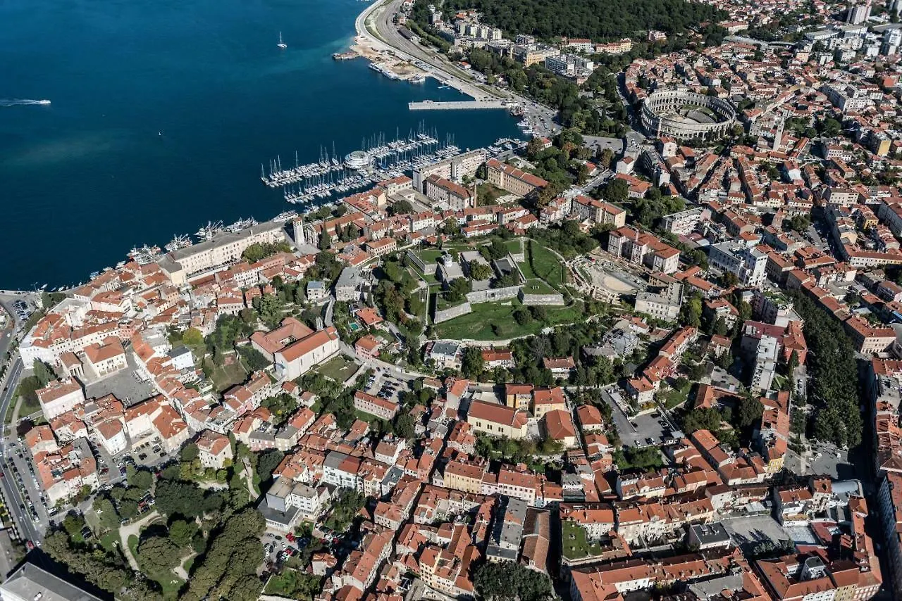 Apartment Old City Romantic Studio With Free Private Parking Pula Croatia